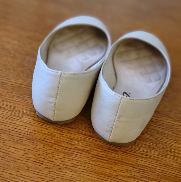 Beige youth size 11 flats - Picture 4 of 5
